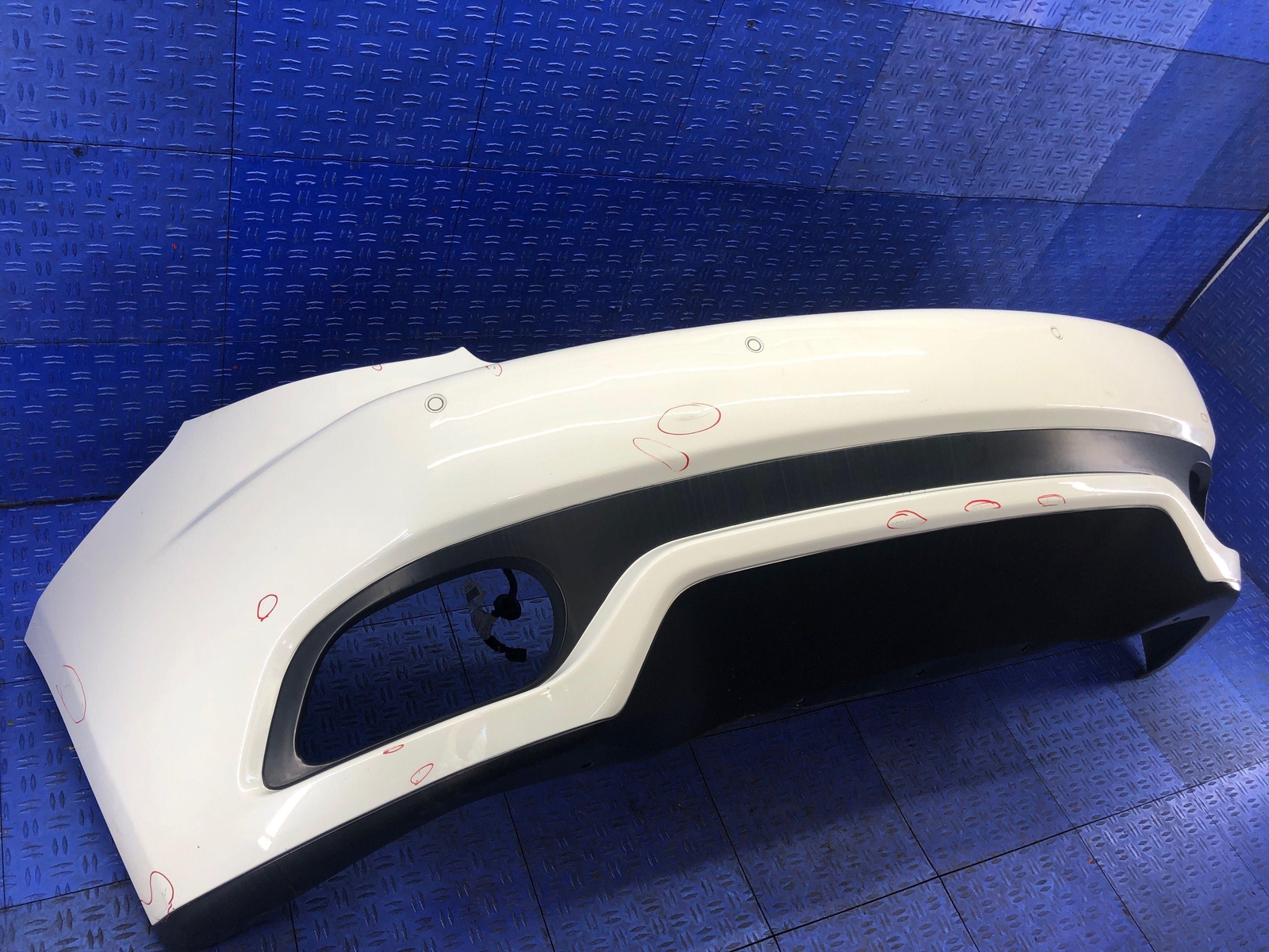 2008-2019 MASERATI GRANTURISMO REAR BUMPER COVER W/PARK ASSIST BIANCO WHITE