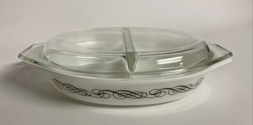 Vintage Pyrex Black Scroll Divided 1 1/2 QT Covered Glass Dish 945C Lid