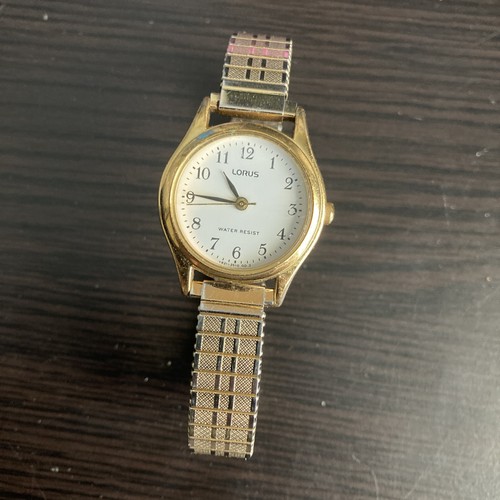 Montre à Quartz Femme LORUS V821-0840 - Neuf Avec étiquettes - NE FONCTIONNE PAS (défaut)