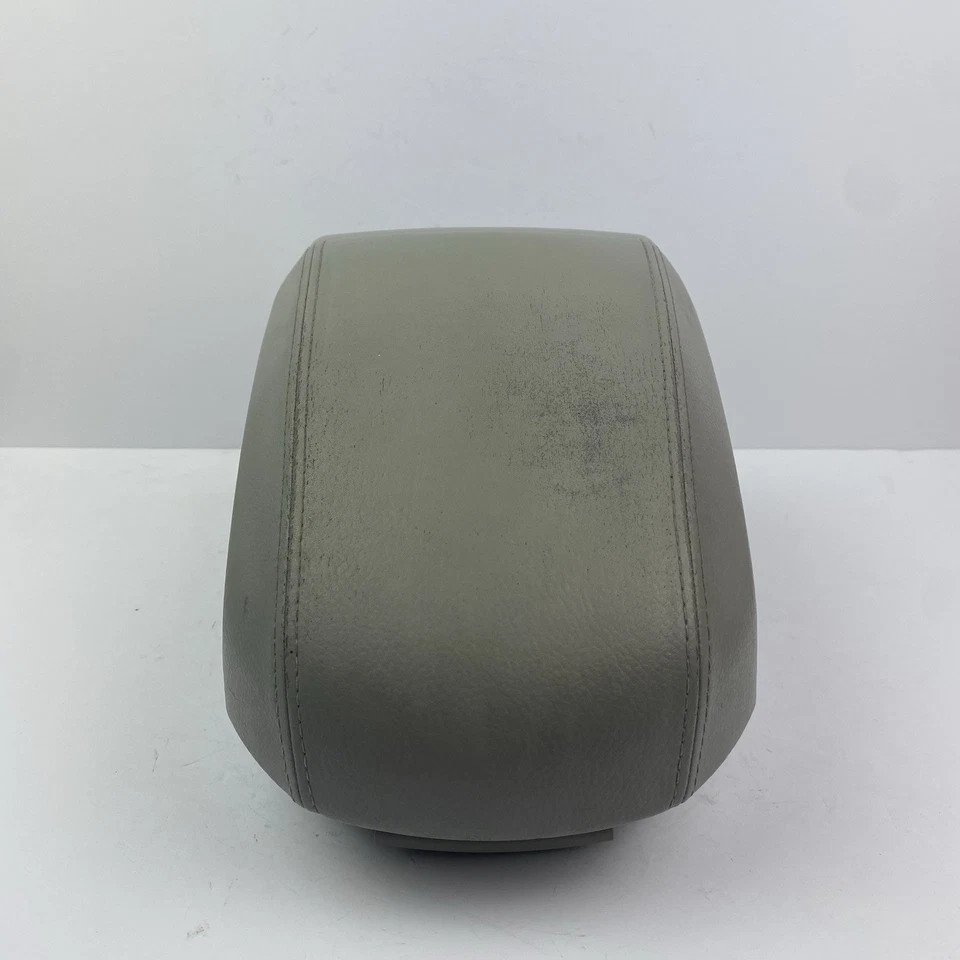 Saturn VUE 2008-2009 consola central compartimento de almacenamiento reposabrazos tapa OEM gris Foto 2 de 4