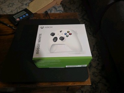 NIB & SEALED - Microsoft - Xbox Wireless Controller - ROBOT WHITE model # 1914
