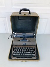 Vintage Royal Quiet DeLuxe Typewriter Portable With Case thumbnail