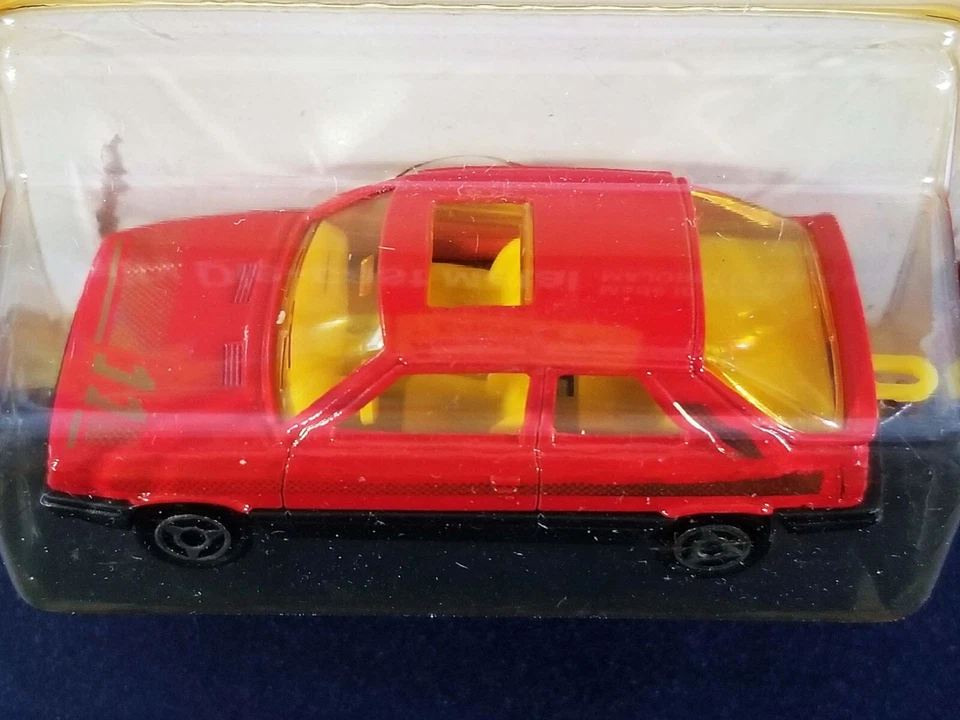 Majorette Renault 11 Encore / #275 / Rojo y Negro / Hecho en Francia Foto 3 de 4