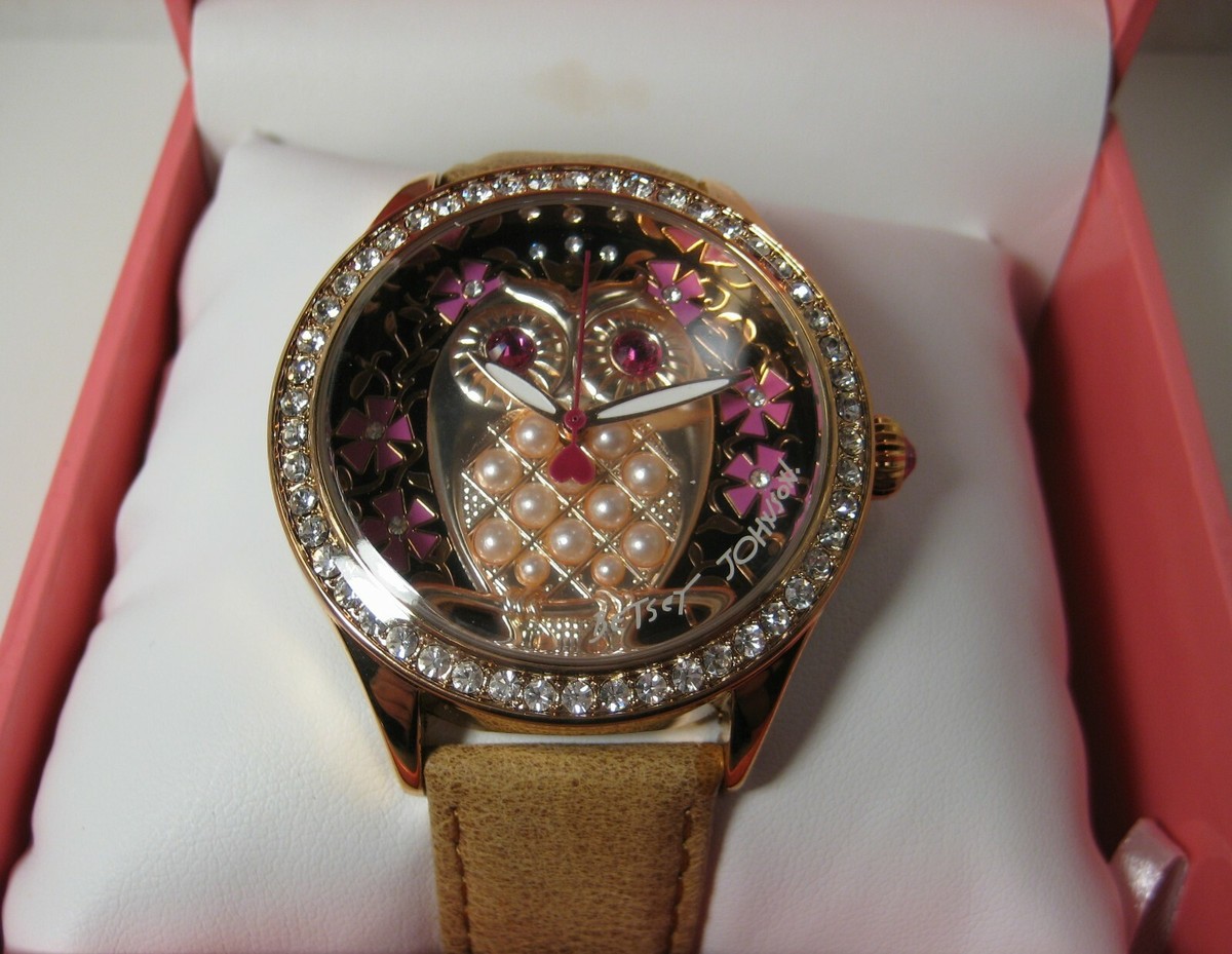 Betsey Johnson Women display picture 1