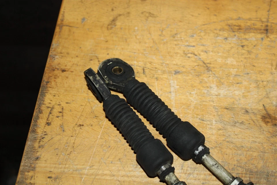 🚘 2003-2008 Toyota Matrix six speed Manual Gear Shifter Shift W/Cables - Image 2 of 4