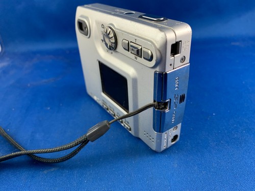 MINOLTA DIMAGE Xt Digital Camera (No Charger or Accessories) - Picture 6 of 18