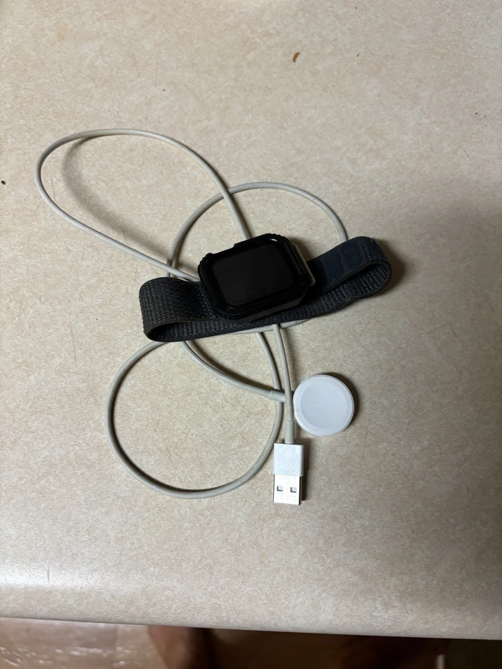 Apple Watch Series SE (2nd Gen) GPS +Cellular 40mm Smart Watch - Image 3 of 4