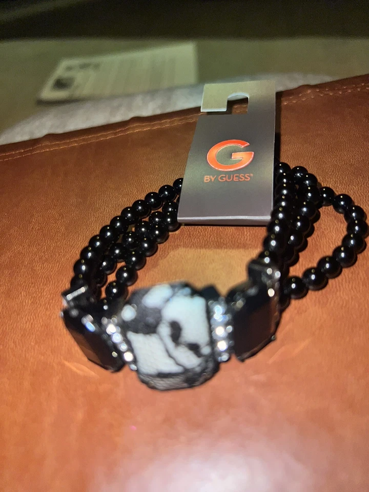 ¡NUEVO CON ETIQUETAS! Hermosa pulsera elástica con cuentas negras diamantes de imitación blancos G by Guess Foto 4 de 4