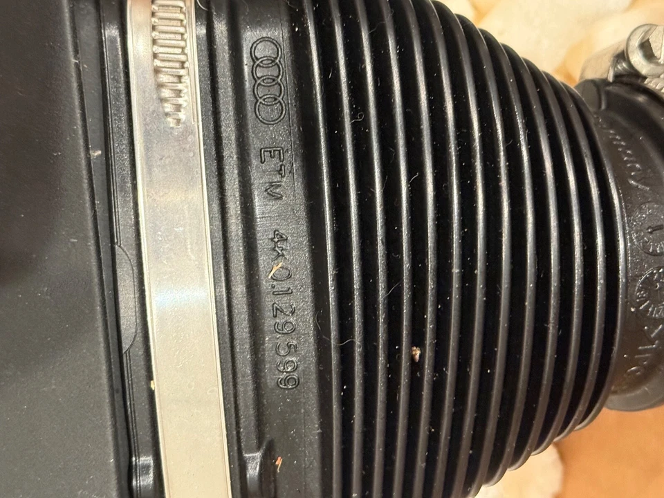 Audi RS6 RS7 Front Engine Air Intake Filter Housing Assembly 2021 - 2024 OEM - Image 2 of 3