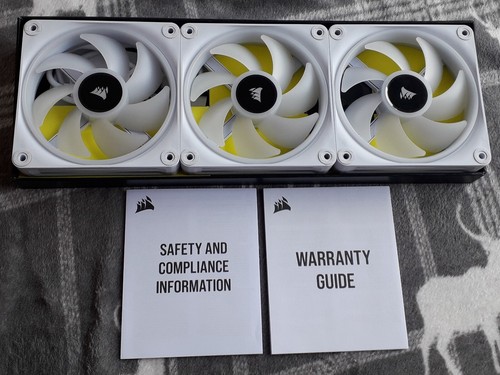 (A) CORSAIR iCUE LINK QX120 RGB starter pack - White (3-Pack) - Zdjęcie 7 z 7