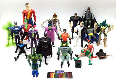 USED Large BATMAN DC LOT WITH RING 19 Action Figures Damaged, Broken, Fodder