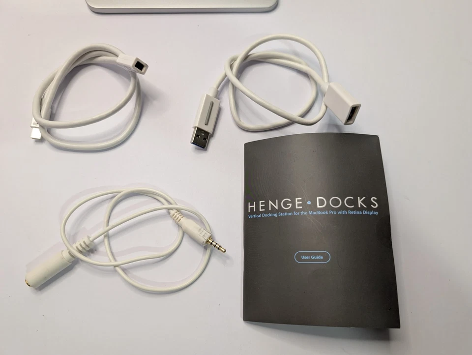 Estación de Acoplamiento Vertical Henge Docks USB 3.0 - HD04VA15MBPR CAJA ABIERTA Foto 3 de 4