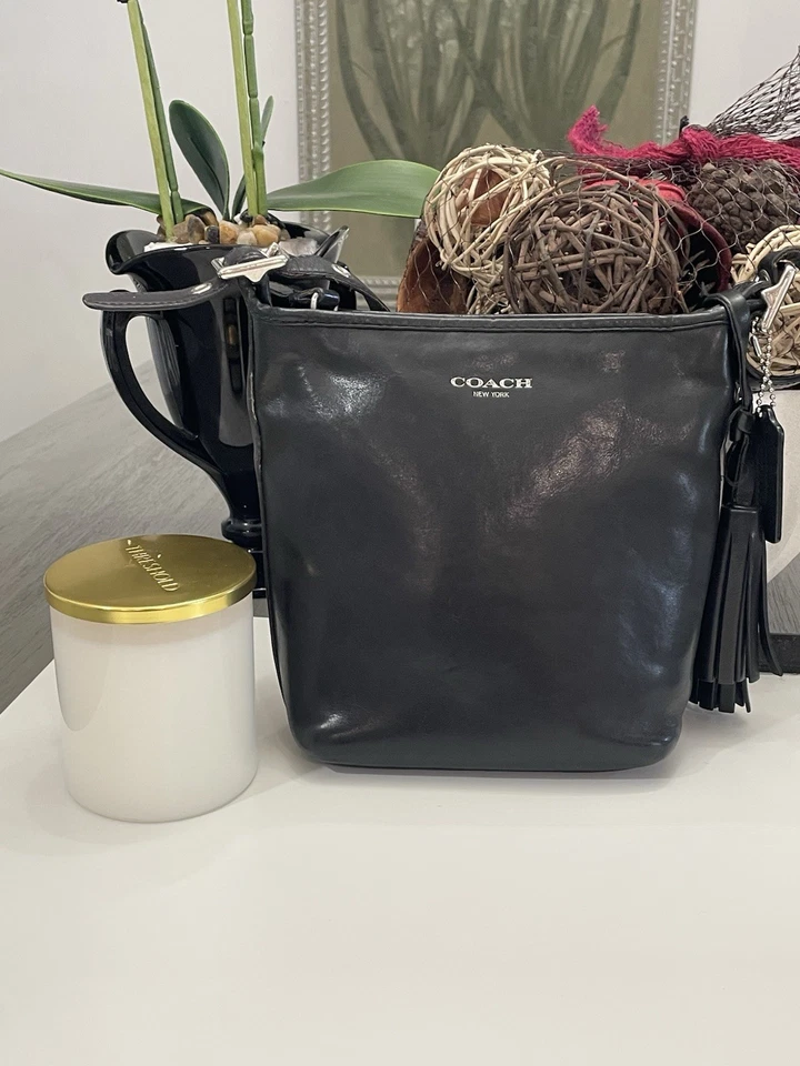 Bolso Bandolera Coach Legacy Mini Lona, Cuero Liso Negro con Borlas Foto 2 de 4