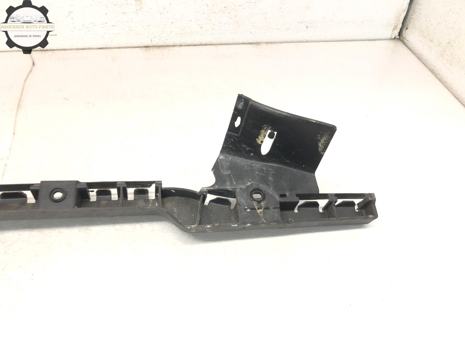 2008-2018 MASERATI GRANTURISMO M145 LEFT DRIVER REAR SKIRT ROCKER PANEL BRACKET