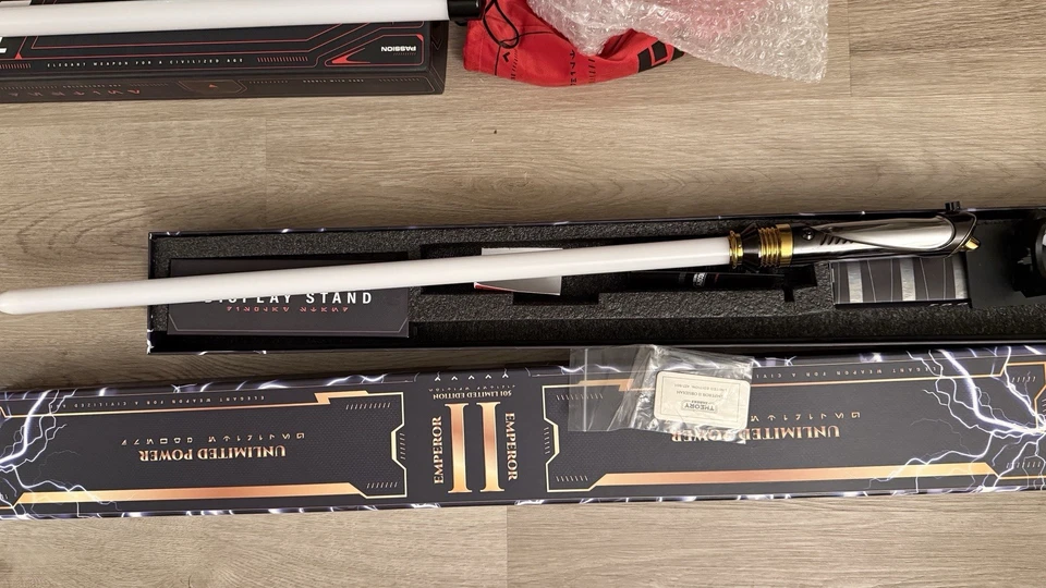 Theory Sabers - Light & Dark Bundle - Grandmaster & Emperor II Hilt Foto 3 de 4