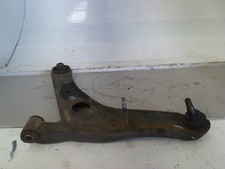 Triangle de suspension Toyota YARIS