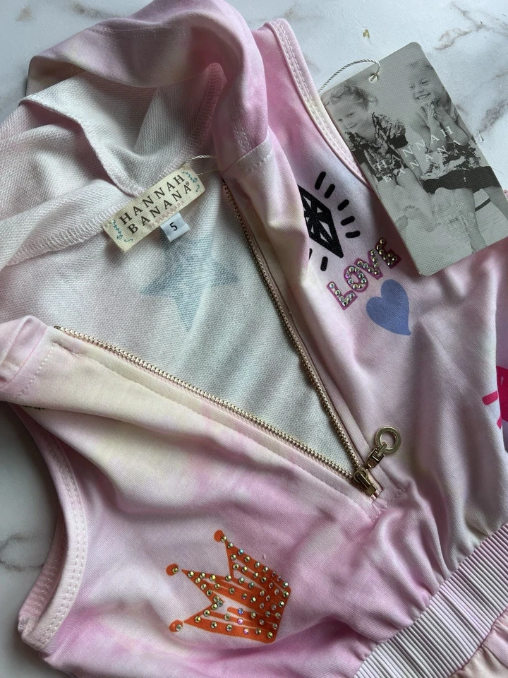 Suéter Taylor Swift para niños talla 5/6 y otras prendas de moda (mameluco y vestido). Foto 2 de 4