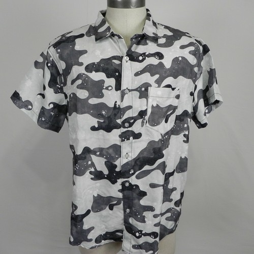NWT Southpole Men's Gray Camo Short 
