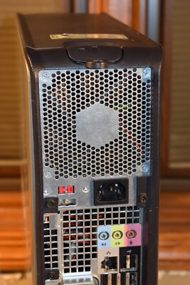 Dell Optiplex GX620 Desktop Pentium 4 3GHz 2GB 500GB Windows XP