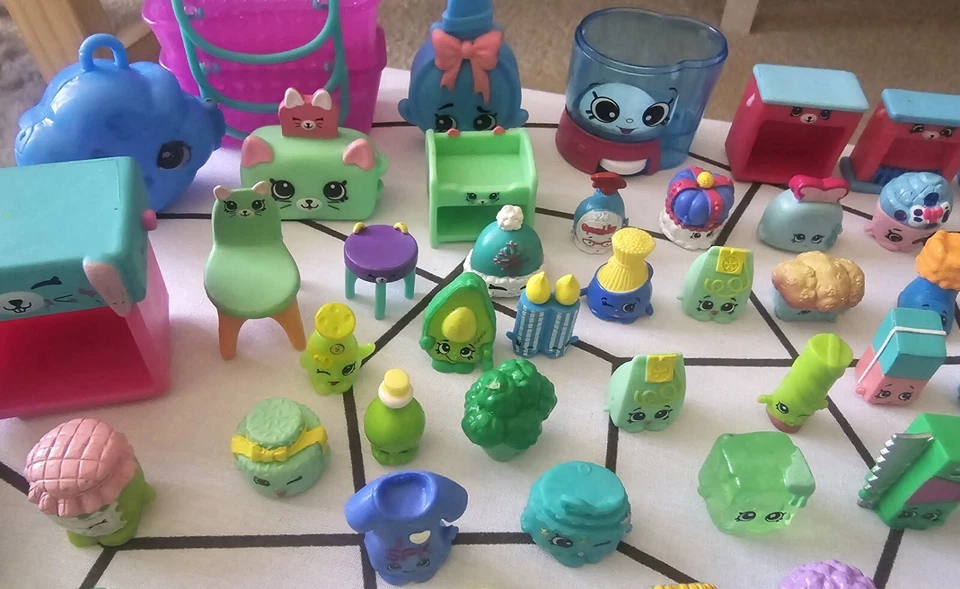 Shopkins Lot. Green & Blue Colored Shopkins Lot. 124 Total. - Image 4 of 4