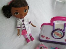 DISNEY DOC MCSTUFFINS 11" TALKING AND SINGING DOLL  DRS BAG