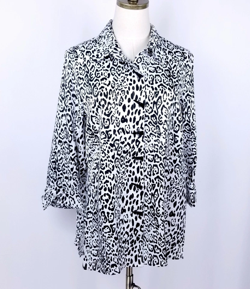 Multiples Artsy Animal Print Jacket Size M Black White Shimmer Button Up - Image 2 of 4