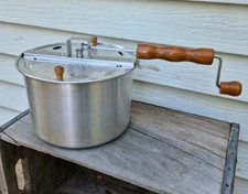 The Original Whirley Pop Stove Top Popcorn Popper  6 Quart. Aluminum 