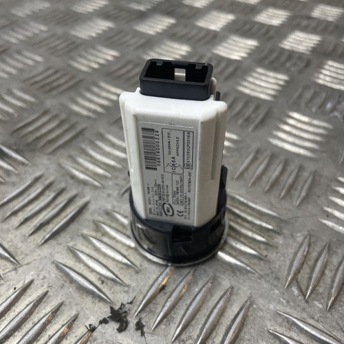 LEXUS LS460 MK4 XF40 ENGINE START STOP BUTTON SWITCH 2007 - P/N: 2005DJ1860 - Picture 6 of 8