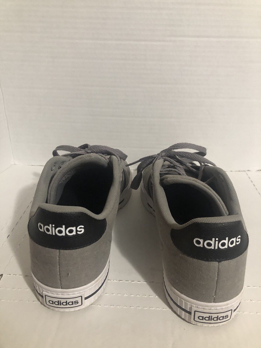 Adidas Model SGC 753002 Gray Canvas Shoes Size 9 Pre Owned  display picture 1