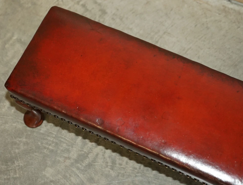 ANTIQUE CABRIOLET LEG FULLY RESTORED HAND DYED BORDEAUX LEATHER TUFTED FOOTSTOOL - Image 4 of 4
