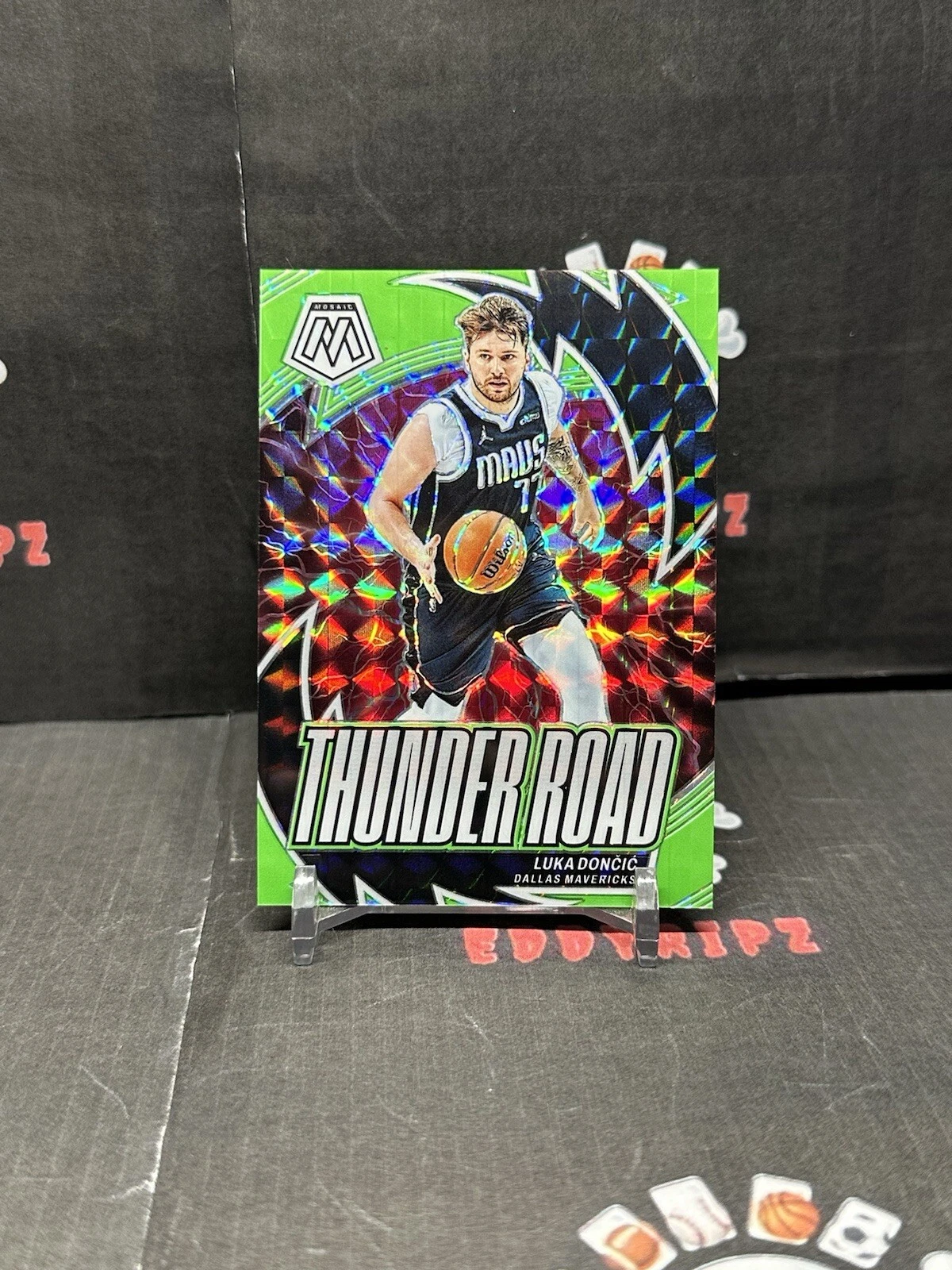2023-24 Mosaic Basketball, Luka Doncic Thunder Road Fluorescent Green /10