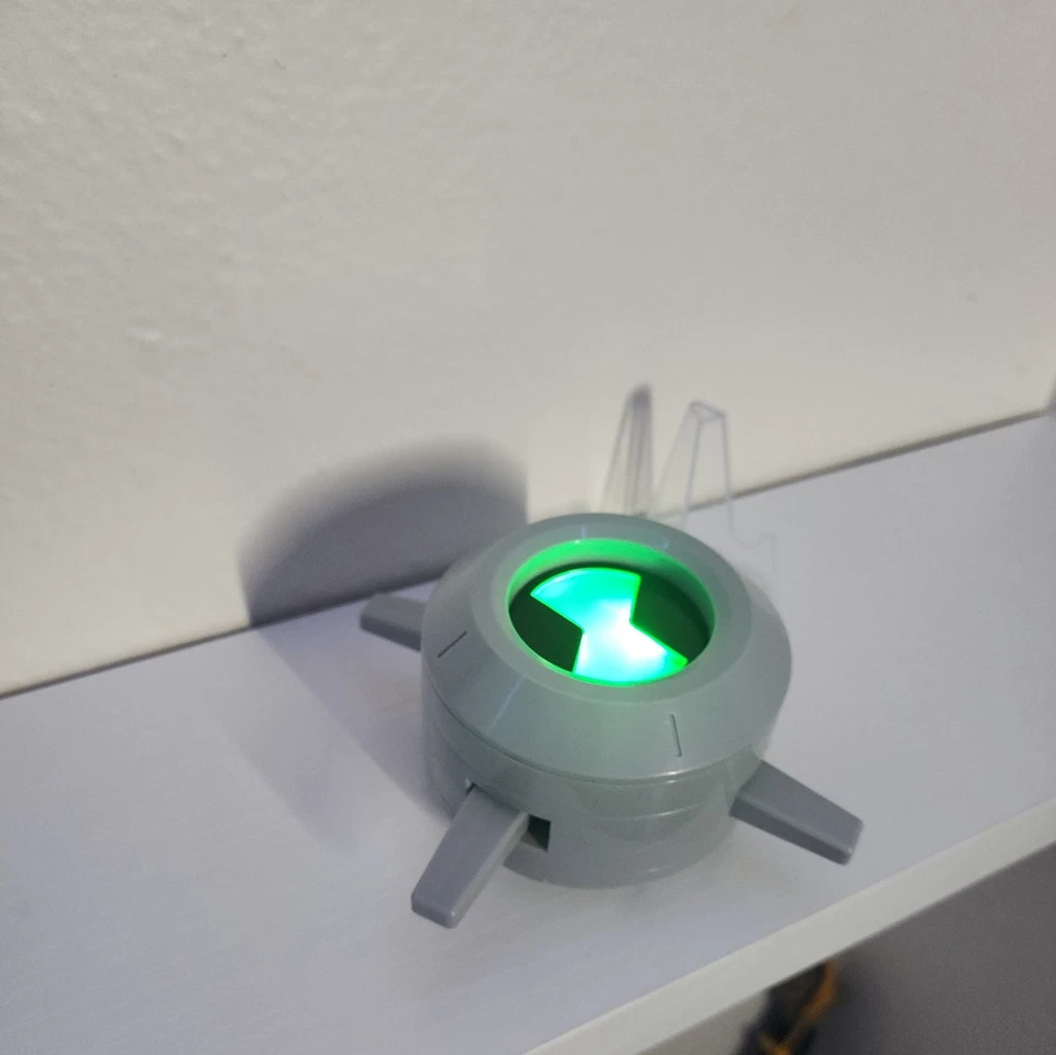 Insignia de pecho Ben 10 Bandai 2011 Omnitrix Ultimate Alien luces y sonido Foto 4 de 4