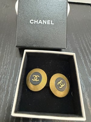  Chanel Vintage 95  Circle Coco Mark Medallion Clip On Earrings   w/box