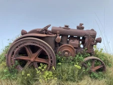 Weathered Barn Find 1934 Super Landini Tractor Universal Hobbies 1/43