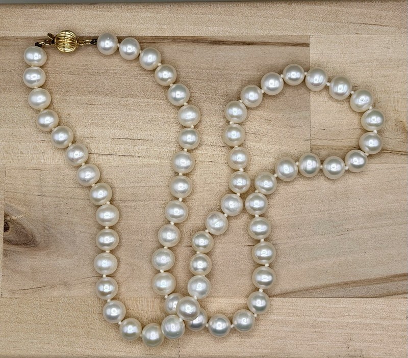14k Knotted Pearl Necklace 