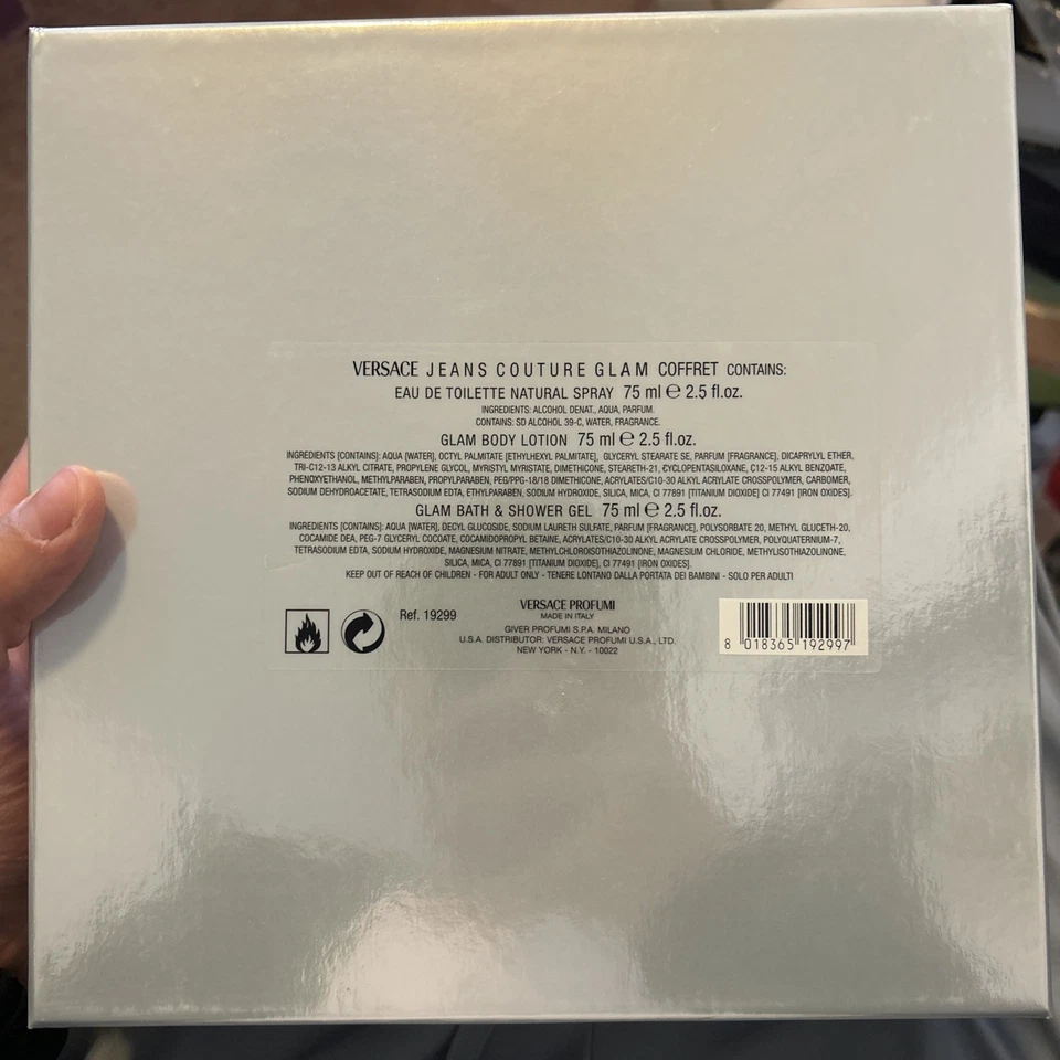 Versace Jeans Couture Glam Juego de 3 piezas 2,5 oz Eau De Toilette loción corporal, gel de ducha Foto 2 de 3