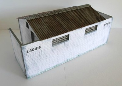 Greenhills Slot Car Building Kit Goodwood Toilet Block 1:43 Scale - Brand New - 