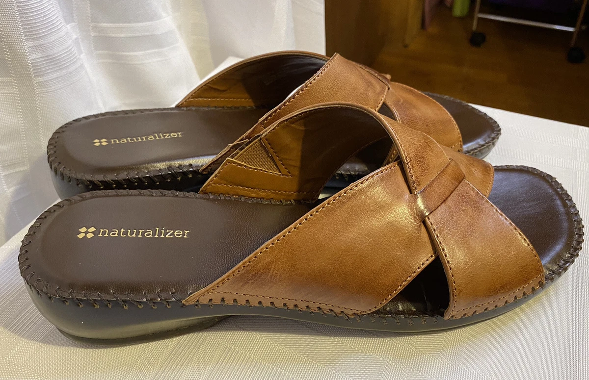 Naturalizer slip on best sale sandals