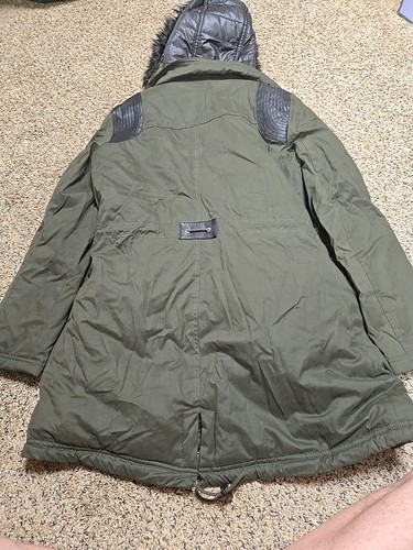 Cappotto parka donna invernale Guess con cappuccio e orlo pelliccia sintetica rimovibile M verde - Foto 4 di 11
