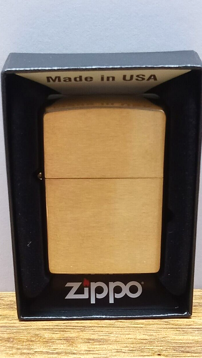 Zippo Lighter ~ Classic Brushed ~ Solid Brass Finish ~ 204B REG BR