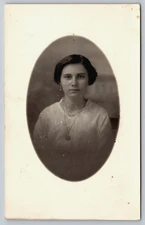 RPPC VINTAGE OLD ANTIQUE REAL PHOTO POSTCARD LADY GIRL WHITE DRESS NECKLACE