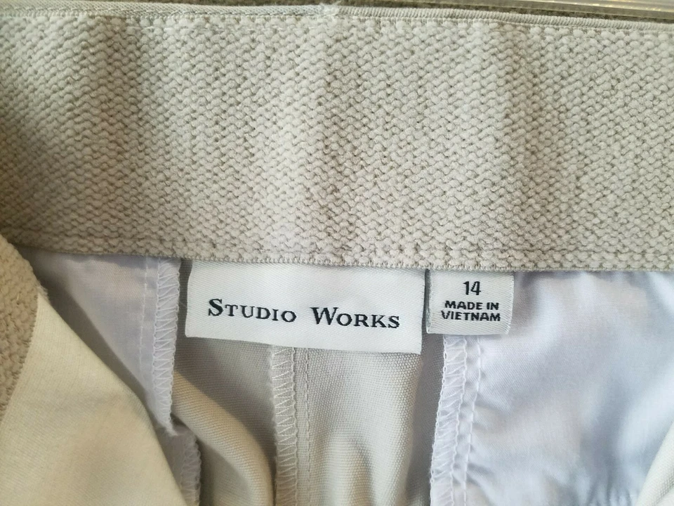 Studio Works Women's Shorts Size14 - Image 3 of 4