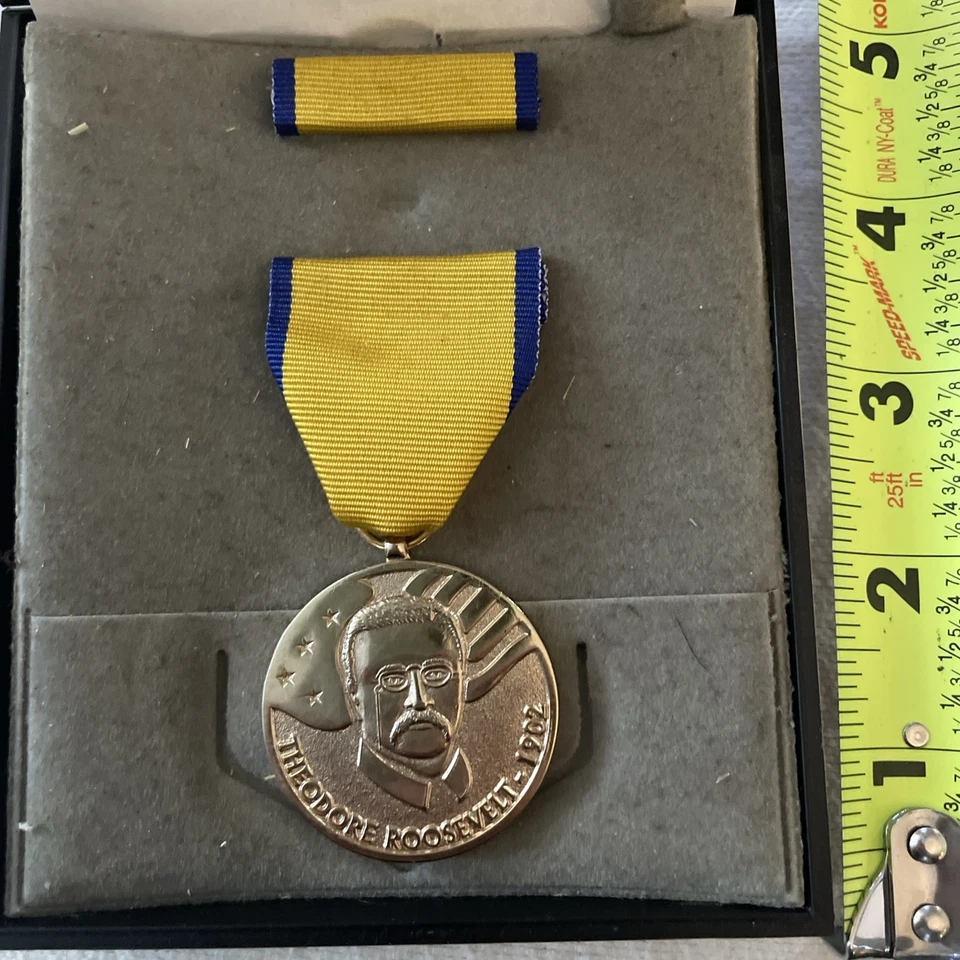 Medalla y cinta Teddy Roosevelt Foto 2 de 4