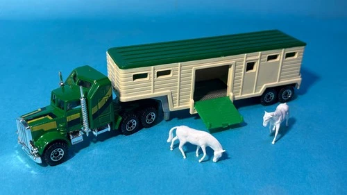 c1982 Matchbox CONVOY Diecast Car Truck MIB Kenworth Horse Box Transporter CY-6