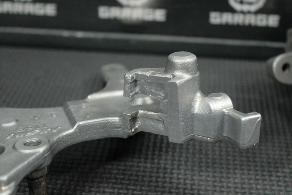 Kawasaki 04-05 KX125 2004 04-07 KX250 OEM PINZA DE FRENO TRASERA ¡NECESITA RECONSTRUCCIÓN! Foto 3 de 4