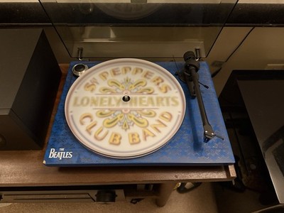 Used Pro-Ject ESSENTIAL III The Beatles Sgt SERGEANT PEPPERS w/Ortofon OM10 Blue