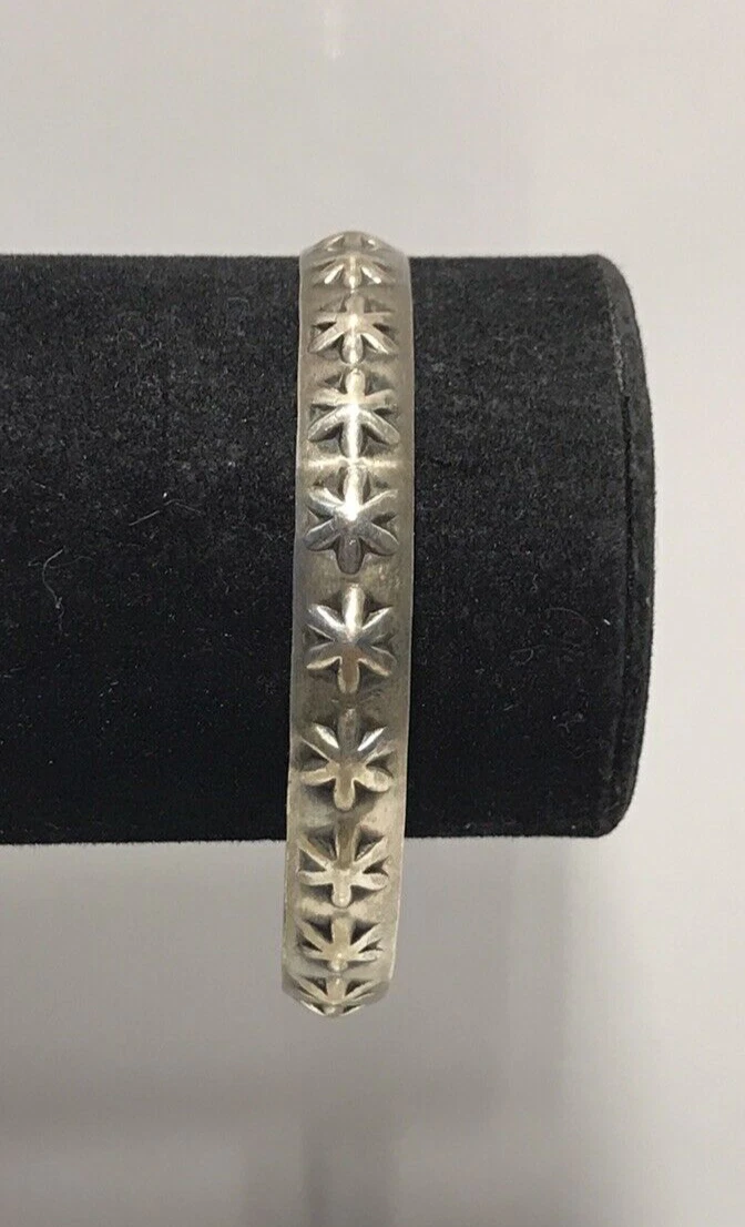 Vintage 925 Sterling Silver Star or Flower Design Bangle Bracelet