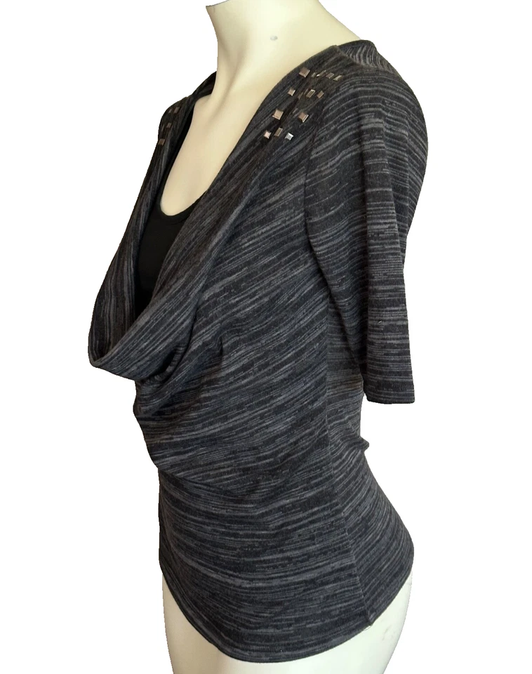 Top Bongo para mujer cuello capucha carbón tejido 2 piezas look con detalles tachonados talla M Foto 3 de 4