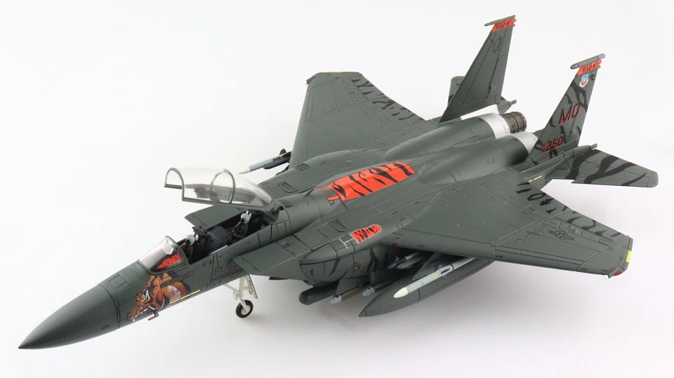 Hobby Master 1:72 US Air Force (USAF) F-15E Eagle “Tiger Meet Americas” 90-0250 - image 4 of 4