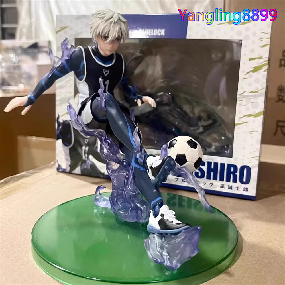 Anime BLUE LOCK Nagi Seishiro Playing Football PVC Figure Model